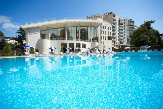 99,97% пакета акций АО «Отель «Звездный», г. Сочи